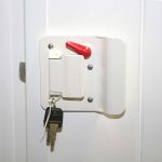 Avcon Enclosures C2 46" - Four Sided Tripple Enclosure 80" White Walls - Image 7